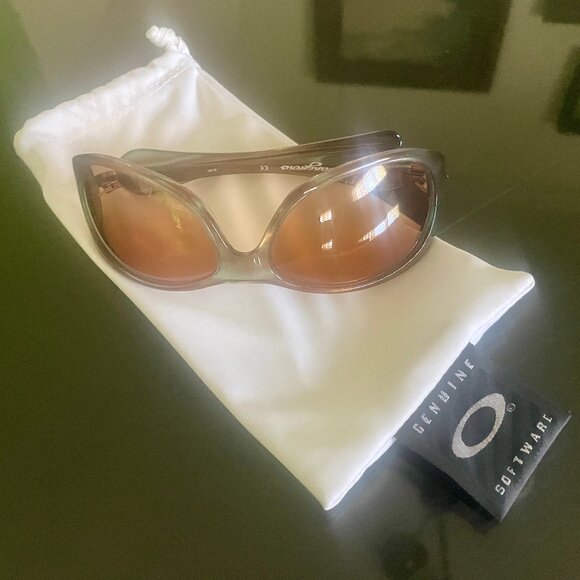 Oakley Dangerous 05-335 Brown/Green Striped Plastic Sunglasses, non-prescription - Picture 10 of 11